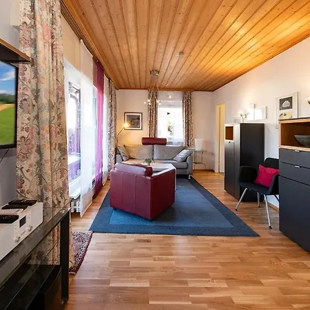 Gemuetliches Mit Grosser Suedwest-terrasse Hébergement de vacances *